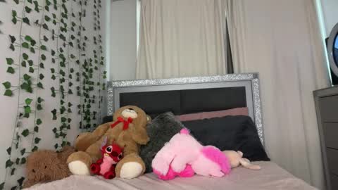 Sophia online show from February 14, 2026, 6:15 pm