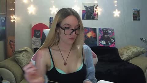 SophiaSonata online show from October 1, 2025, 10:05 pm