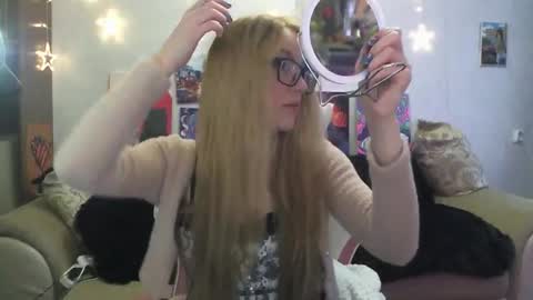 Snapshot of sophiasonata chatting on October 23, 2025, 9:30 am SophiaSonata online show from October 23, 2025, 9:30 am