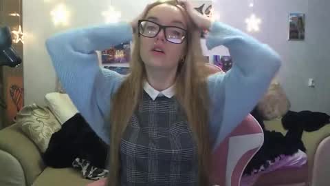 Snapshot of sophiasonata chatting on October 26, 2025, 4:35 pm SophiaSonata online show from October 26, 2025, 4:35 pm