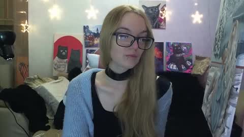 Snapshot of sophiasonata chatting on October 31, 2025, 1:56 pm SophiaSonata online show from October 31, 2025, 1:56 pm