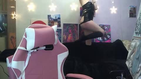 Snapshot of sophiasonata chatting on November 4, 2025, 5:34 pm SophiaSonata online show from November 4, 2025, 5:34 pm