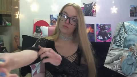 Snapshot of sophiasonata chatting on November 10, 2025, 6:40 pm SophiaSonata online show from November 10, 2025, 6:40 pm