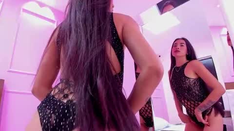 Snapshot of sophiatrista chatting on February 6, 2025, 12:48 pm S O P H I A online show from February 6, 2025, 12:48 pm