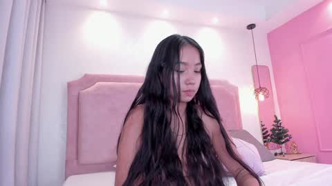 Snapshot of sophiawhite__ chatting on December 20, 2024, 4:25 pm SOPHIA online show from December 20, 2024, 4:25 pm