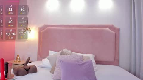 Snapshot of sophiawhite__ chatting on September 30, 2025, 1:49 pm SOPHIA online show from September 30, 2025, 1:49 pm