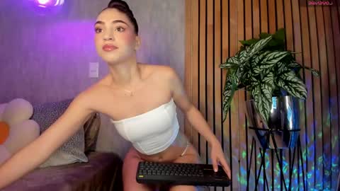 Snapshot of sophidavis chatting on April 24, 2026, 2:36 am Sophi online show from April 24, 2026, 2:36 am