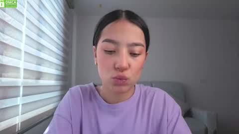 Snapshot of sophie_bbs chatting on October 15, 2025, 1:55 pm Sophie online show from October 15, 2025, 1:55 pm