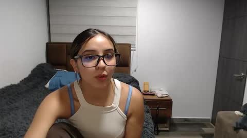 Snapshot of sophie_fox2 chatting on May 21, 2026, 11:56 pm sophie_fox2 online show from May 21, 2026, 11:56 pm