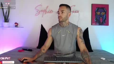 SOPHIE - FOXX online show from October 24, 2025, 2:02 pm