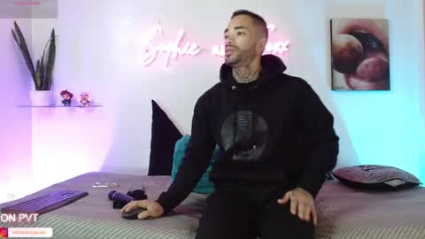 SOPHIE - FOXX online show from May 6, 2026, 11:59 am