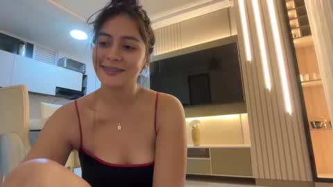 Sophie online show from April 19, 2026, 1:49 am