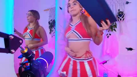 Snapshot of sophie_janner chatting on October 28, 2025, 8:18 am  SOPHIE JANNER online show from October 28, 2025, 8:18 am