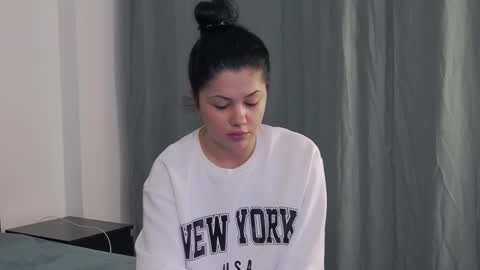 Sophie jeans online show from December 15, 2025, 6:56 pm