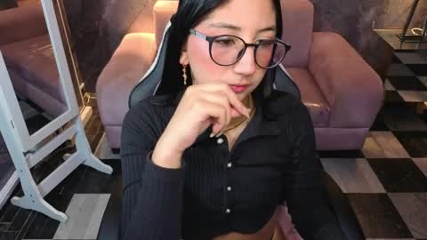 Snapshot of sophie_jones_b chatting on May 12, 2026, 12:57 pm sophie_jones_b online show from May 12, 2026, 12:57 pm