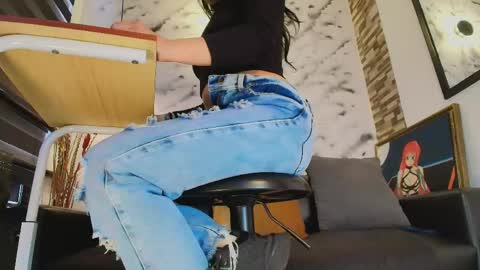 Snapshot of sophie_littles chatting on April 17, 2026, 1:36 pm Sophie online show from April 17, 2026, 1:36 pm