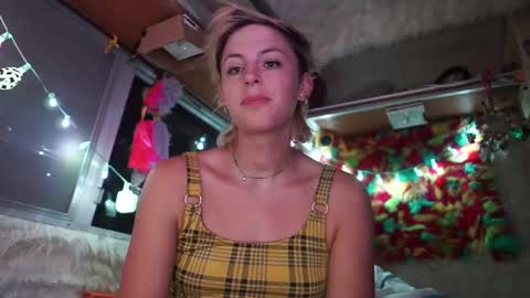 Snapshot of sophie_lovely chatting on February 15, 2025, 5:30 am derpy derpington online show from February 15, 2025, 5:30 am