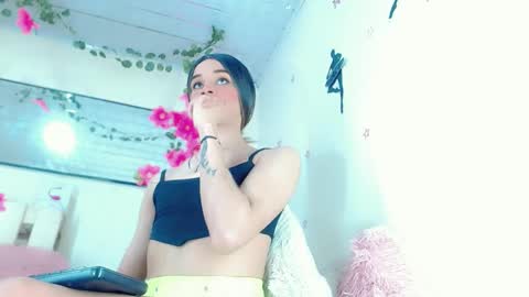 sophie_miaa online show from December 15, 2024, 2:08 am