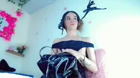 sophie_miaa online show from January 4, 2025, 12:59 pm