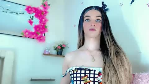 sophie_miaa online show from January 7, 2025, 5:09 pm