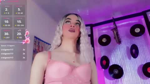 sophie_miaa online show from September 30, 2025, 11:26 am