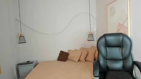 Sophi online show from May 7, 2026, 12:43 pm