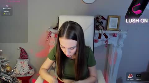 Sophie online show from December 14, 2025, 9:03 am