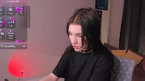 Sophie online show from September 12, 2025, 9:48 pm