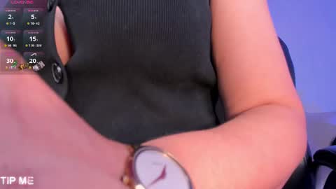 Sophie online show from June 21, 2026, 3:03 pm