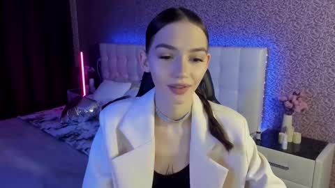 Sophie online show from February 25, 2025, 6:36 am