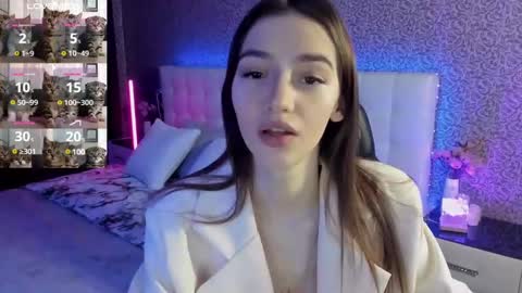 Sophie online show from March 3, 2025, 7:32 am