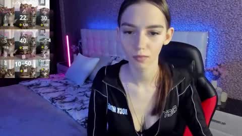 Sophie online show from March 4, 2025, 8:13 am