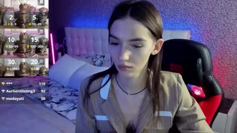 Sophie online show from March 7, 2025, 2:45 pm