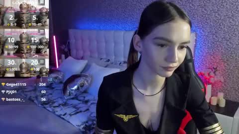 Sophie online show from March 10, 2025, 6:12 pm