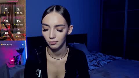 Sophie online show from September 17, 2025, 4:08 pm