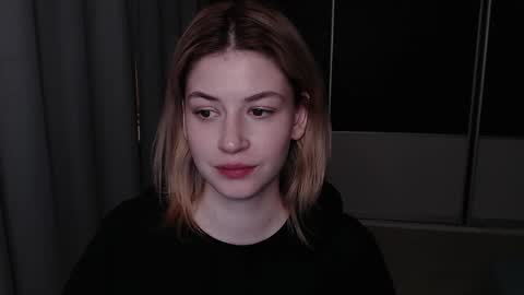 Sophie online show from April 22, 2026, 7:48 pm