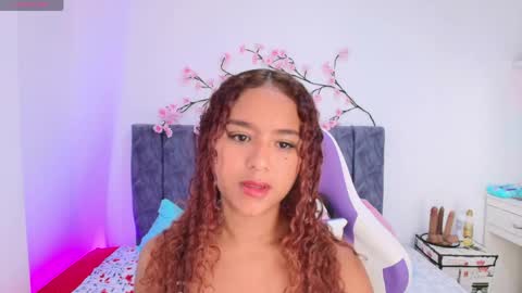Snapshot of sophiee_velvet chatting on May 6, 2026, 12:43 pm online show from May 6, 2026, 12:43 pm