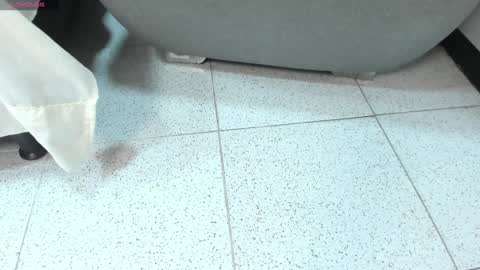 sophieharris__ online show from December 28, 2024, 4:51 am