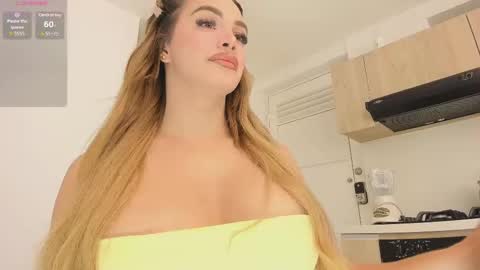 Snapshot of sophiehoney_ts chatting on October 2, 2025, 12:50 am SAMANTHA online show from October 2, 2025, 12:50 am