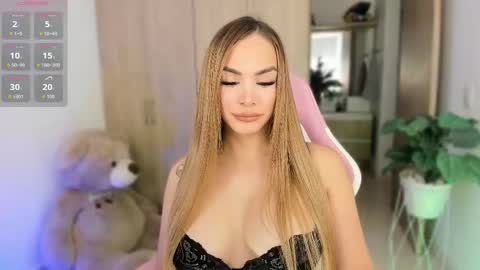 Snapshot of sophiehoney_ts chatting on October 13, 2025, 1:44 pm SAMANTHA online show from October 13, 2025, 1:44 pm