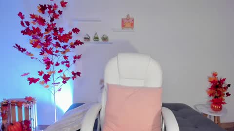 Sophie Hunt online show from February 10, 2025, 12:08 am