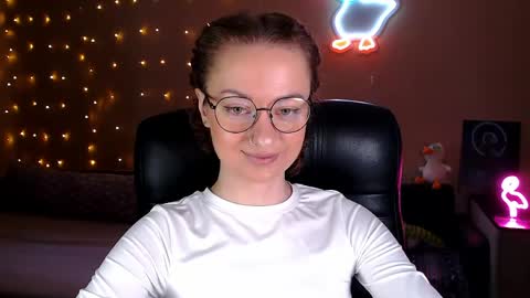 sophieleroux online show from April 23, 2026, 1:02 pm
