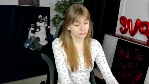 Camilla online show from September 8, 2025, 5:12 pm