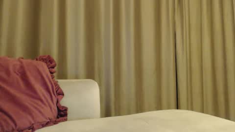 sophieluxe online show from April 27, 2026, 10:30 pm
