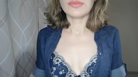 Sophiemisss online show from December 17, 2025, 11:49 am