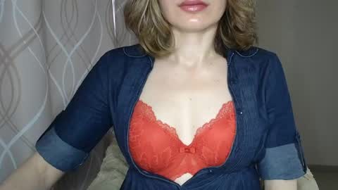 Sophiemisss online show from April 27, 2026, 6:11 am