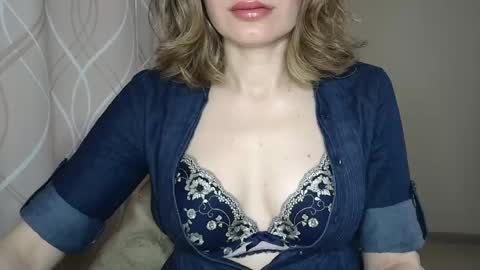 Sophiemisss online show from May 10, 2026, 7:13 am