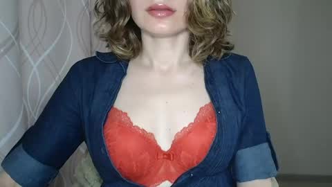 Sophiemisss online show from May 12, 2026, 7:16 am