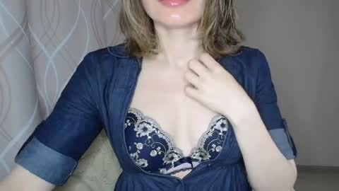 Sophiemisss online show from May 14, 2026, 5:36 am