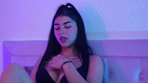 Snapshot of sophienos chatting on December 19, 2025, 6:59 pm Sophie online show from December 19, 2025, 6:59 pm